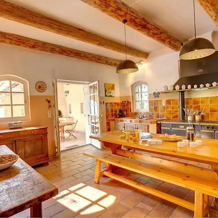 Sleeps 6 Pool Wifi Montfuron