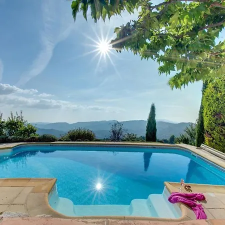 Villa Sleeps 6 Pool Wifi