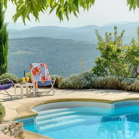 Villa Sleeps 6 Pool Wifi *
