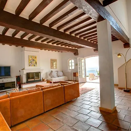 Sleeps 6 Pool Wifi *