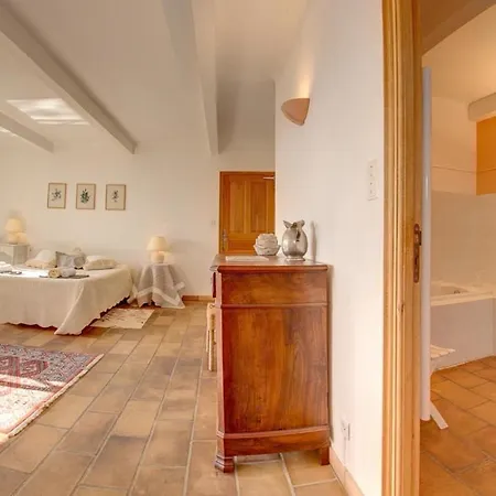 Villa Sleeps 6 Pool Wifi Montfuron